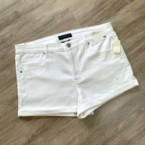Aeropostale High Rise Midi 3” Seriously Stretchy White Denim Shorts NWT